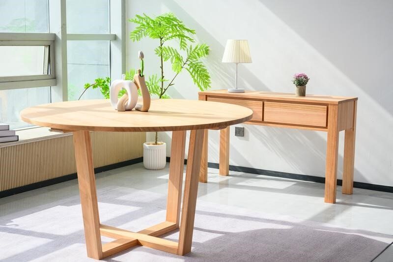 Dalla 1.3m Round Dining Table
