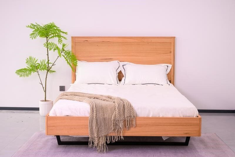 Dallas Queen Bedframe Metal Leg